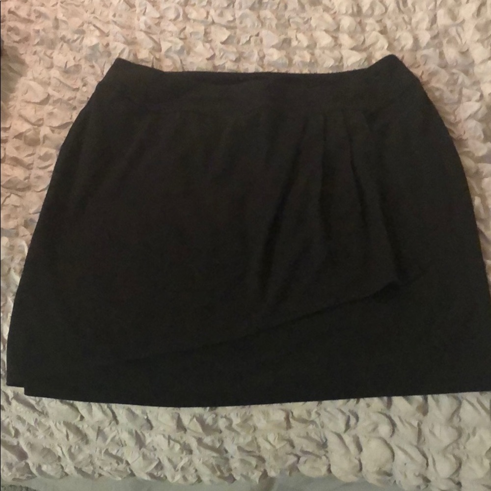 Black pleated pencil skirt